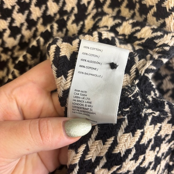 Urban Outfitters Black and White Houndstooth Button Down Shacket Size Small - Picture 8 of 10